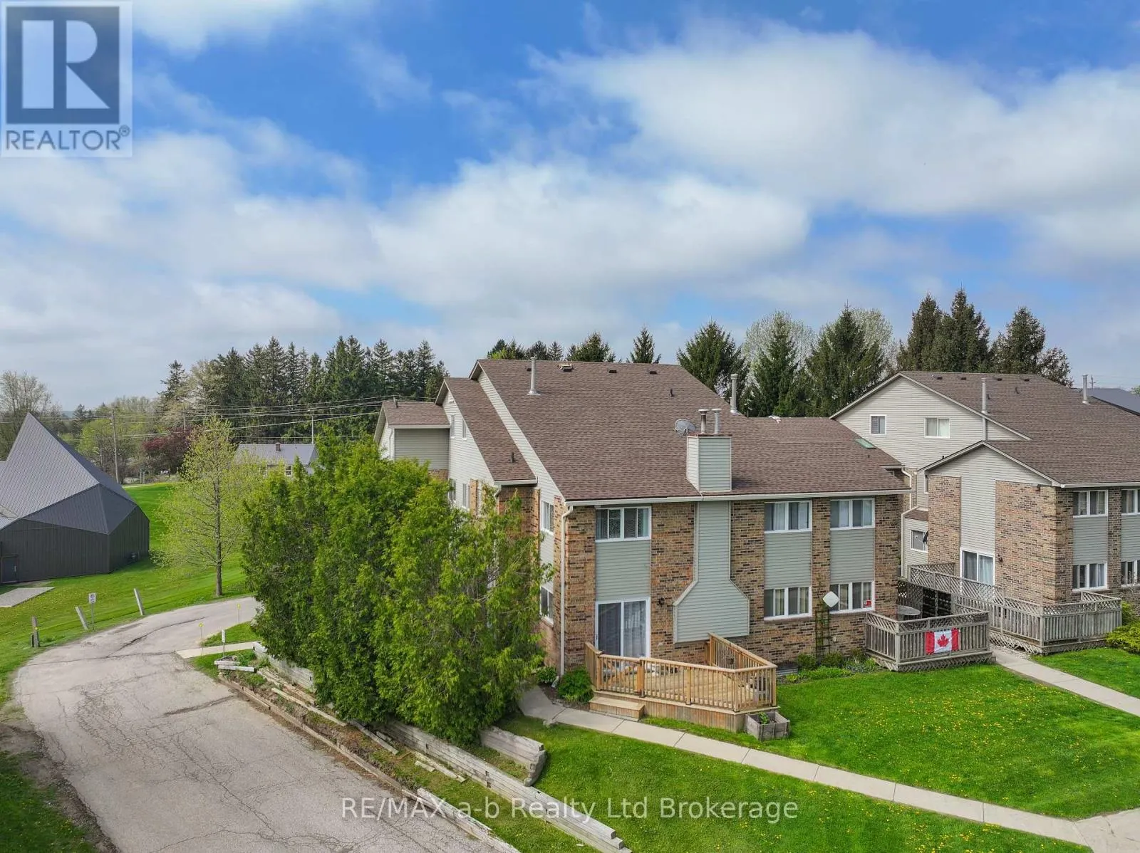 8 - 19 WREN COURT, #8