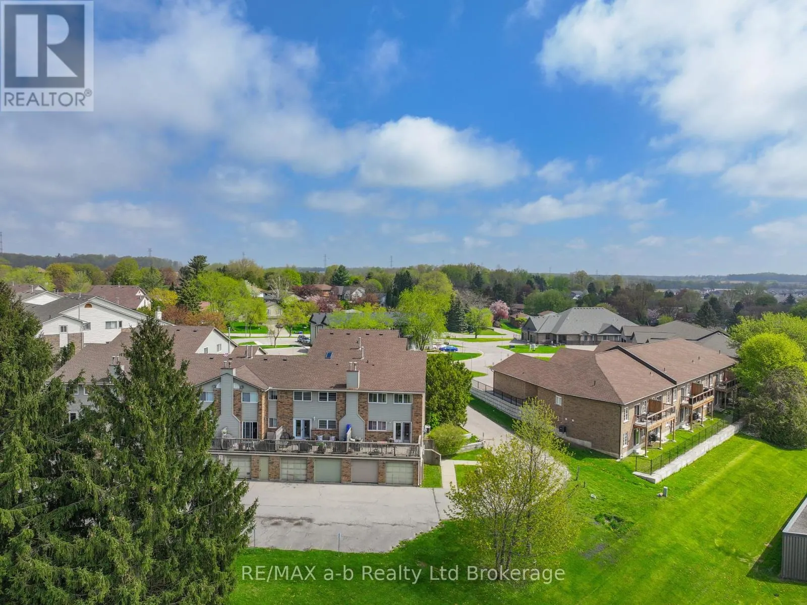 8 - 19 WREN COURT, #8