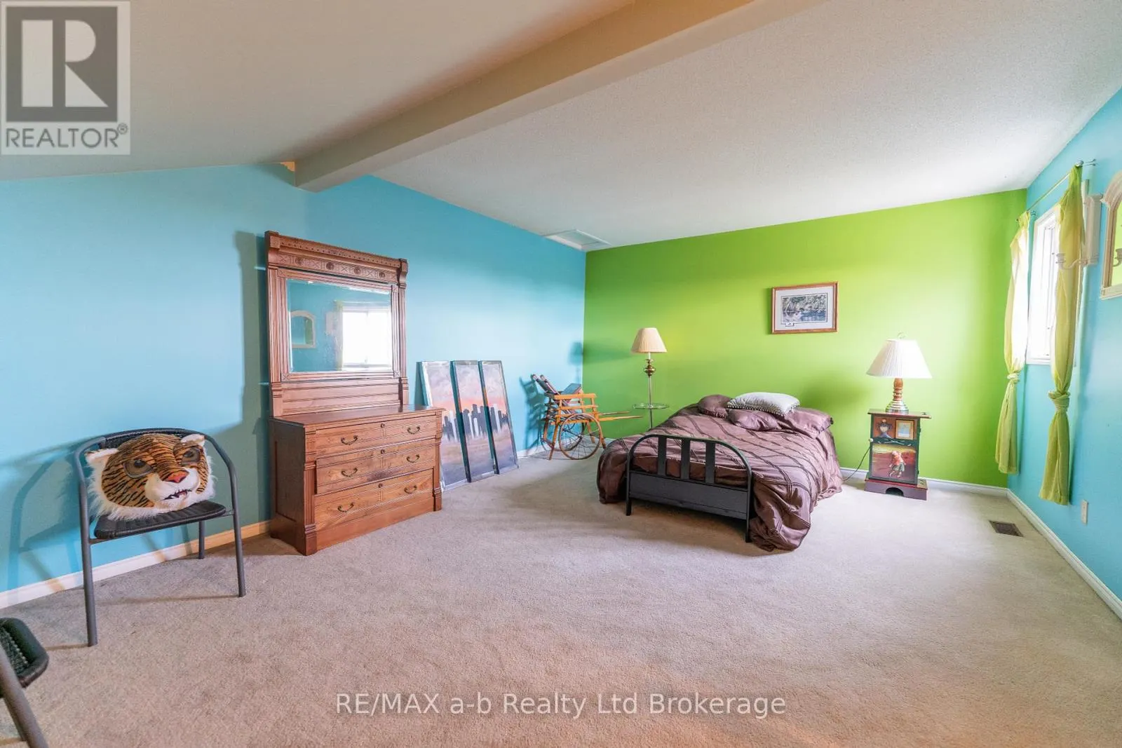 8 - 19 WREN COURT, #8