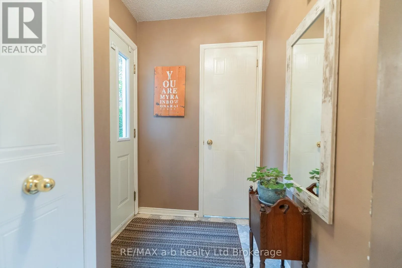 8 - 19 WREN COURT, #8