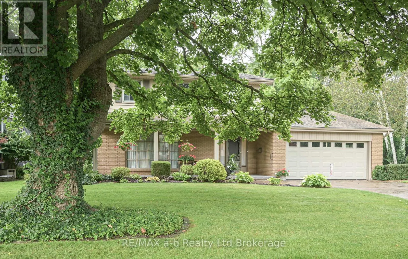 41 PARKWOOD DRIVE