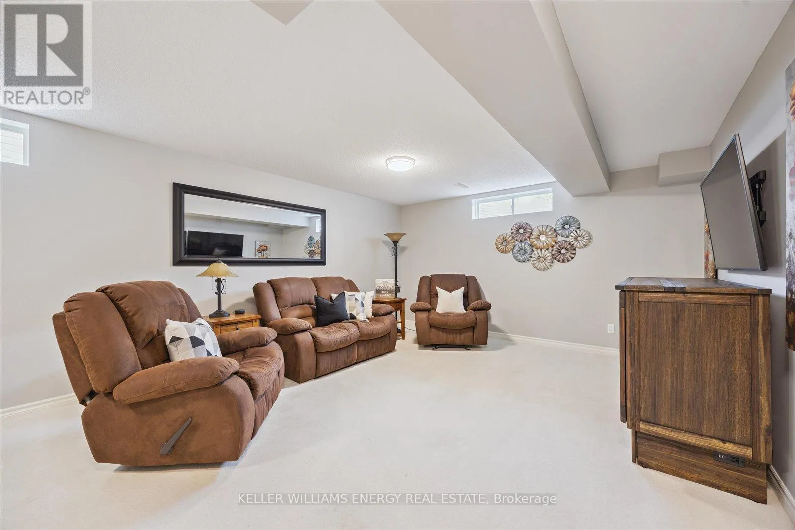 2 AUSTIN COURT