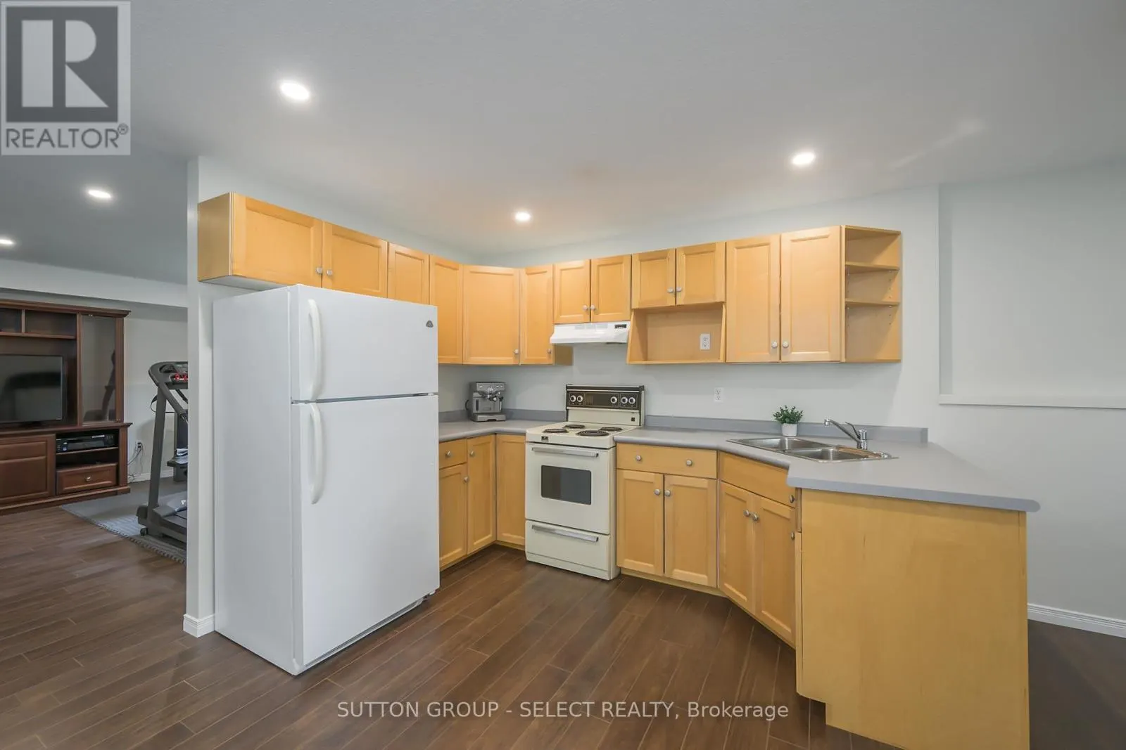 83 MIDDLESEX DRIVE
