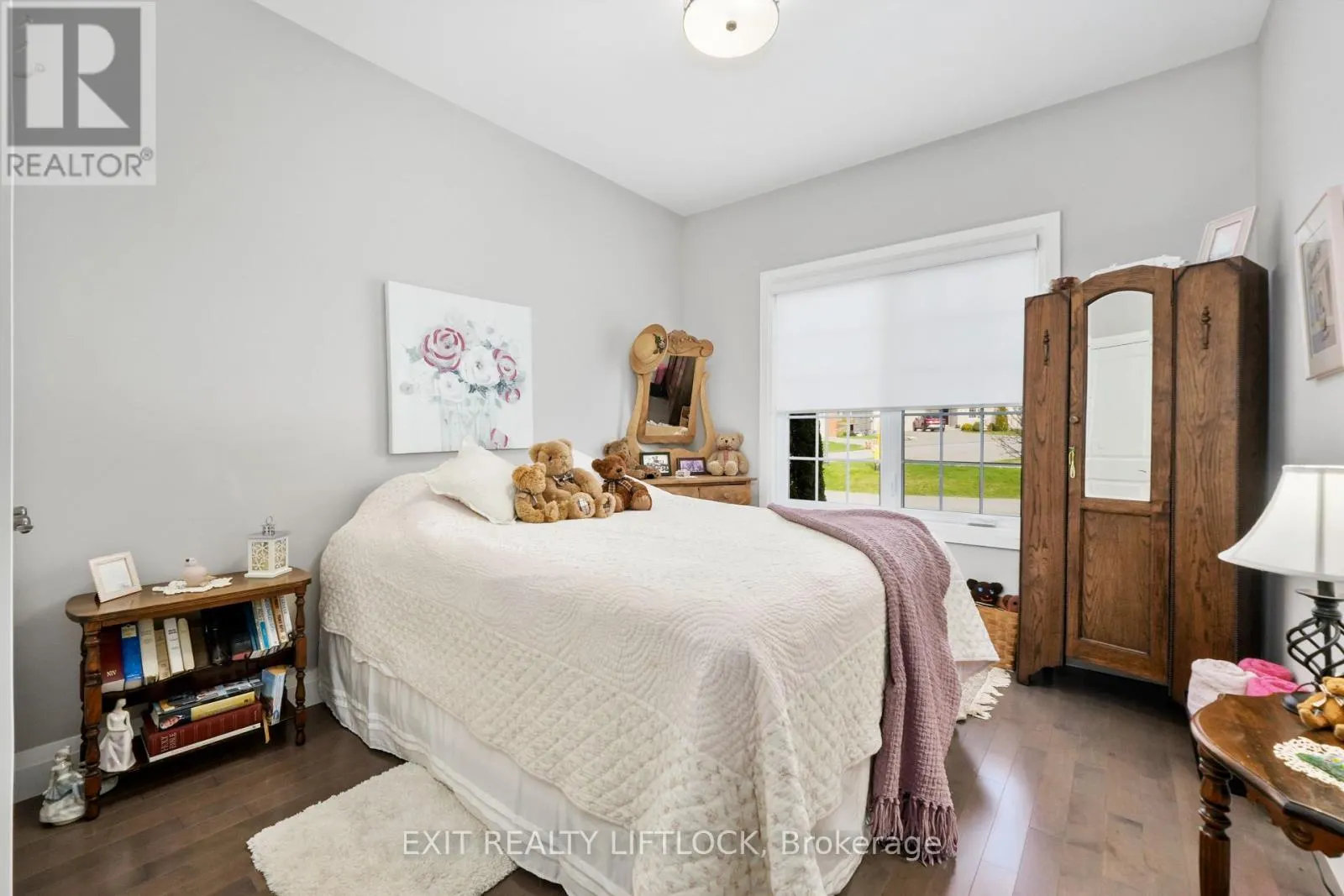 10 - 68 BLOSSOM COURT, #10