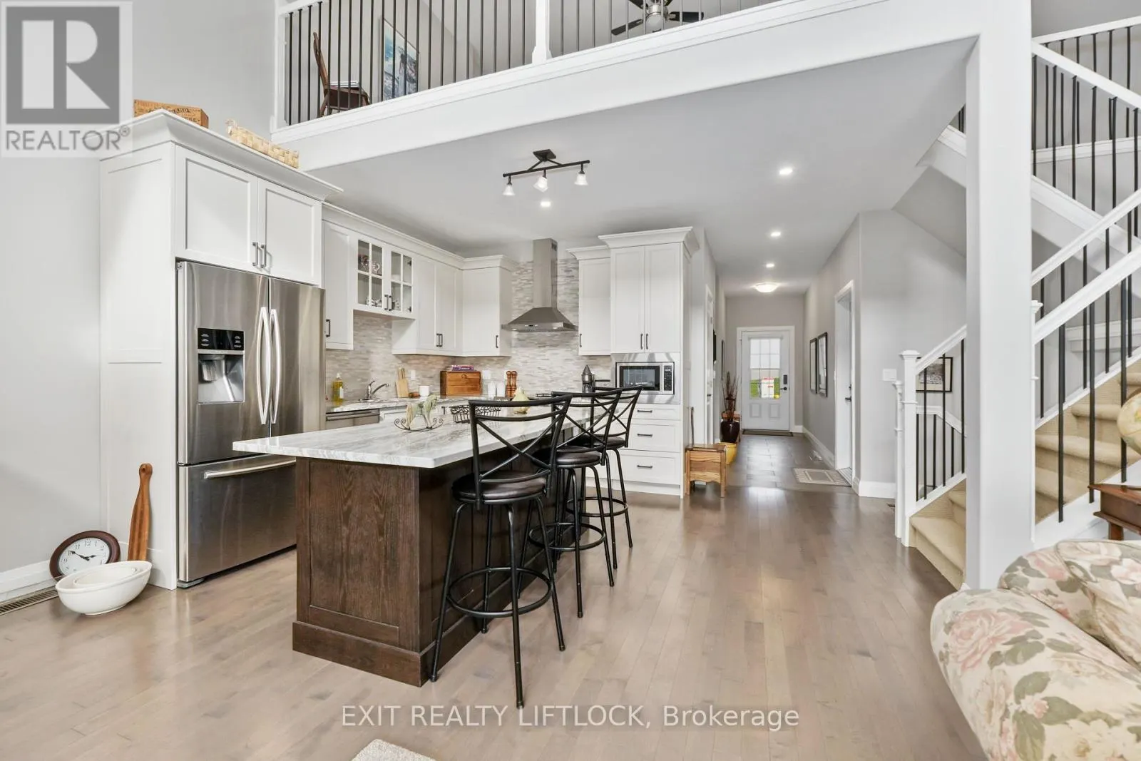 10 - 68 BLOSSOM COURT, #10