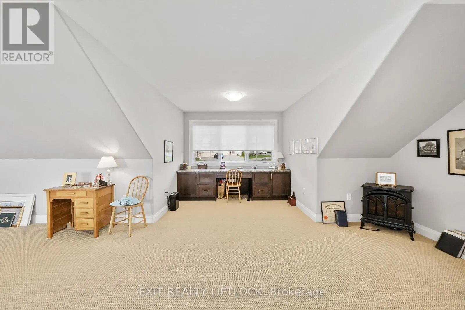 10 - 68 BLOSSOM COURT, #10