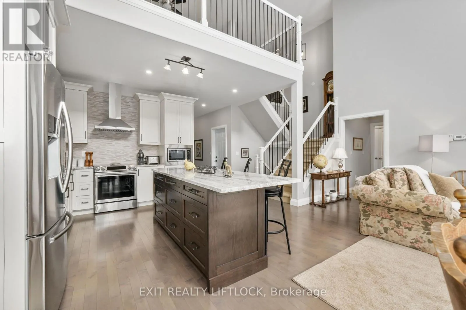 10 - 68 BLOSSOM COURT, #10