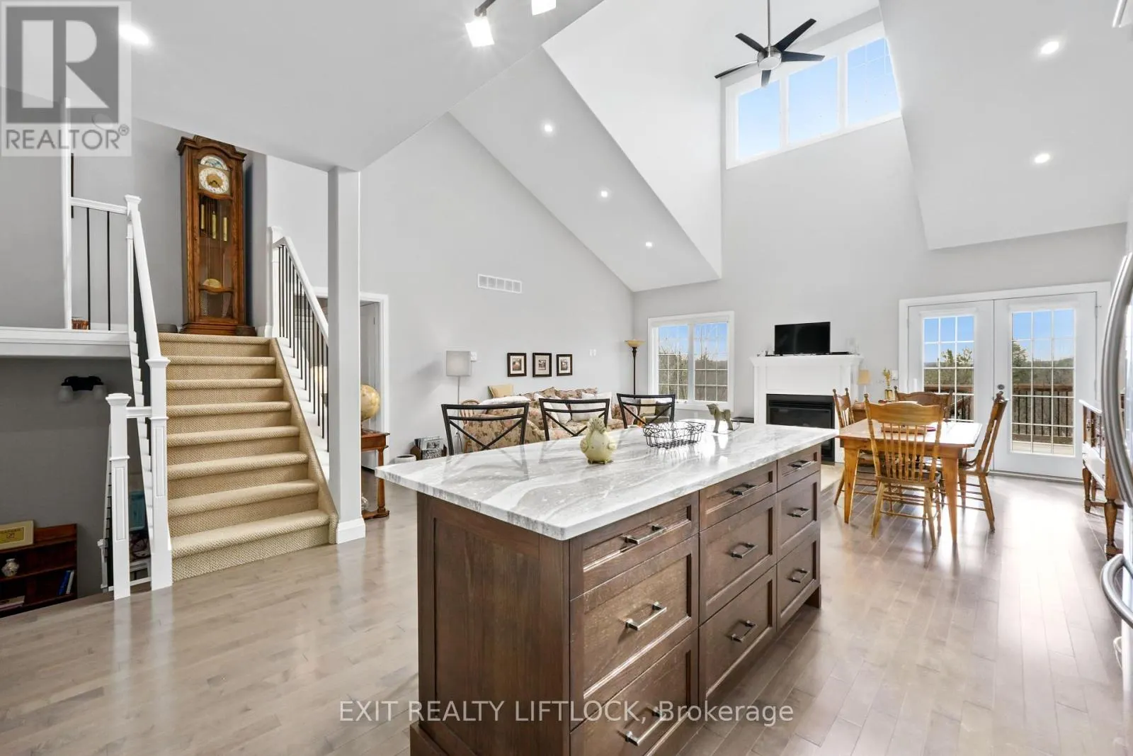 10 - 68 BLOSSOM COURT, #10