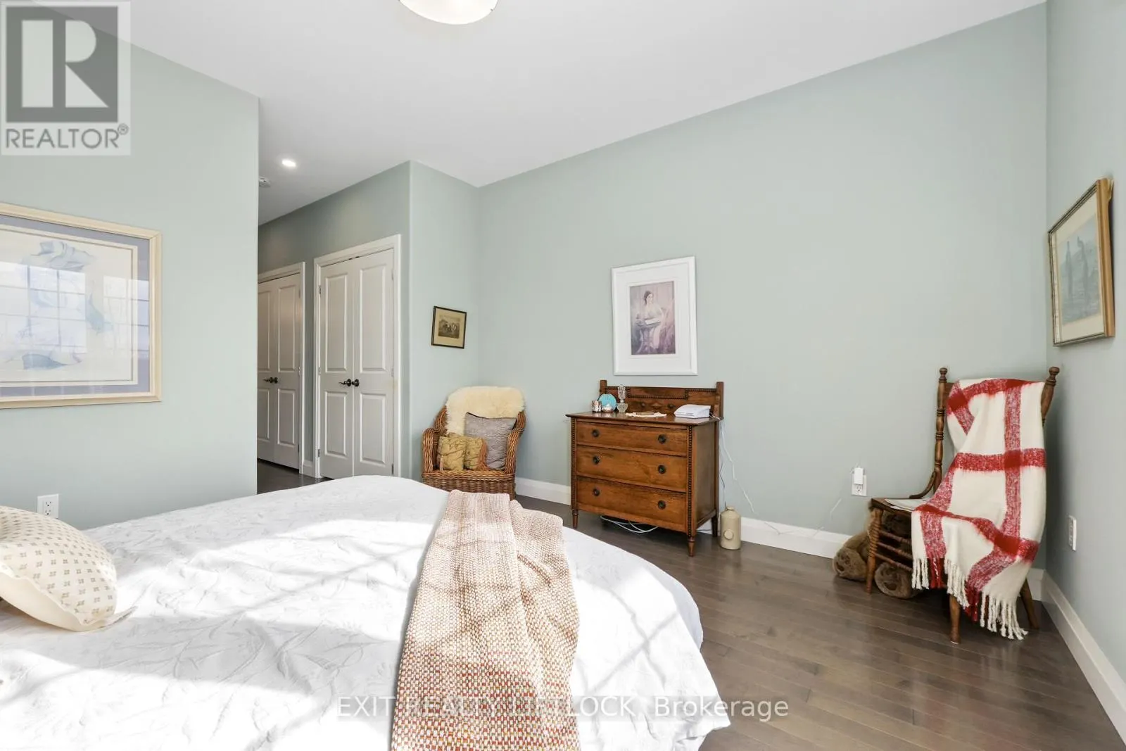 10 - 68 BLOSSOM COURT, #10