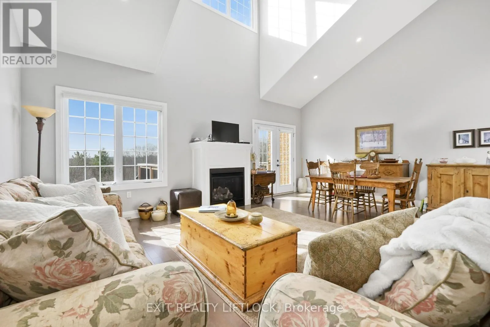 10 - 68 BLOSSOM COURT, #10