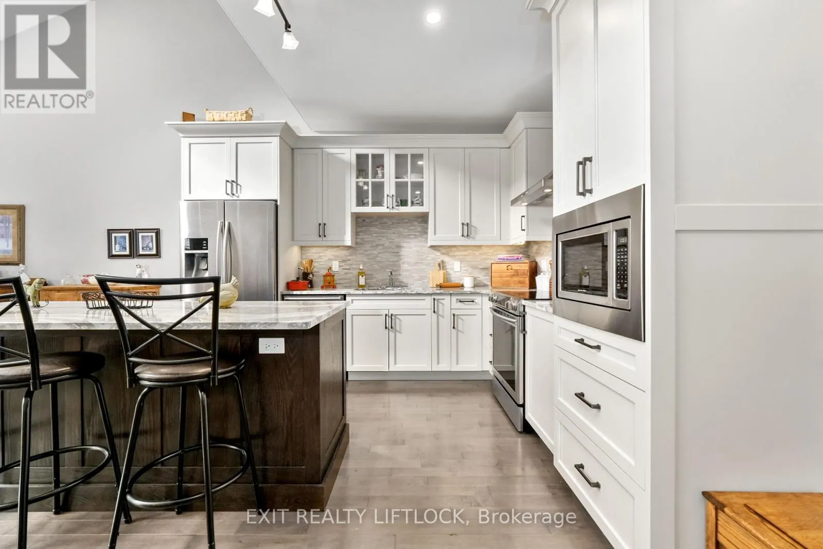 10 - 68 BLOSSOM COURT, #10