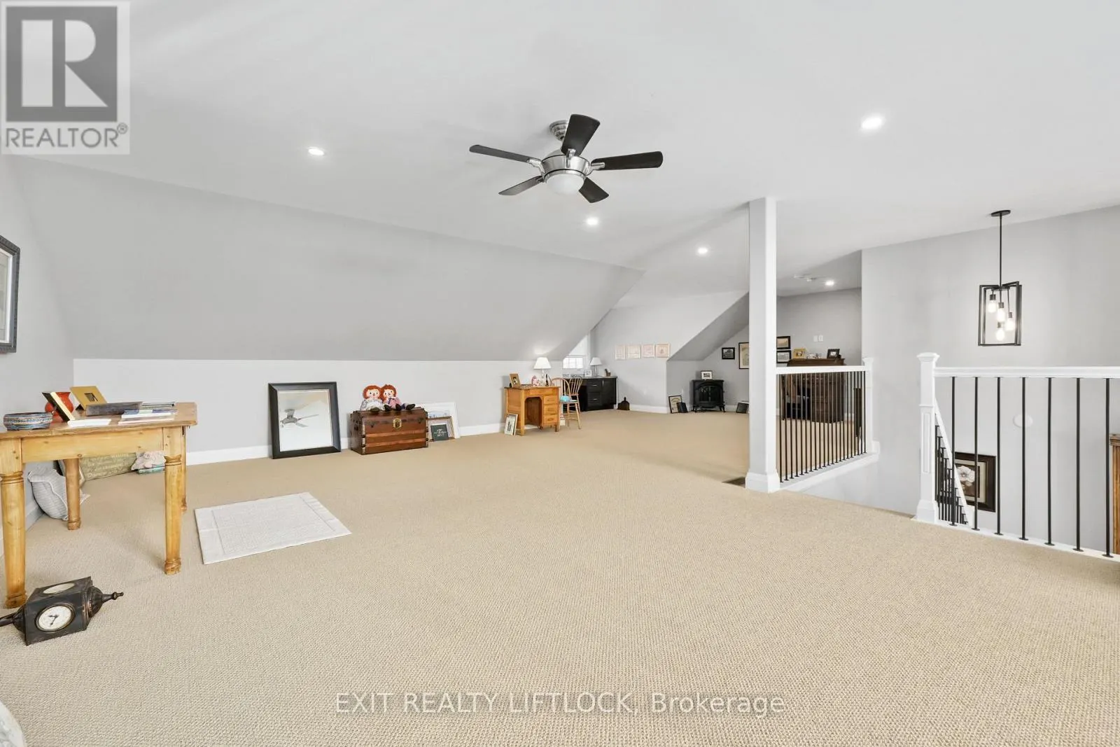 10 - 68 BLOSSOM COURT, #10