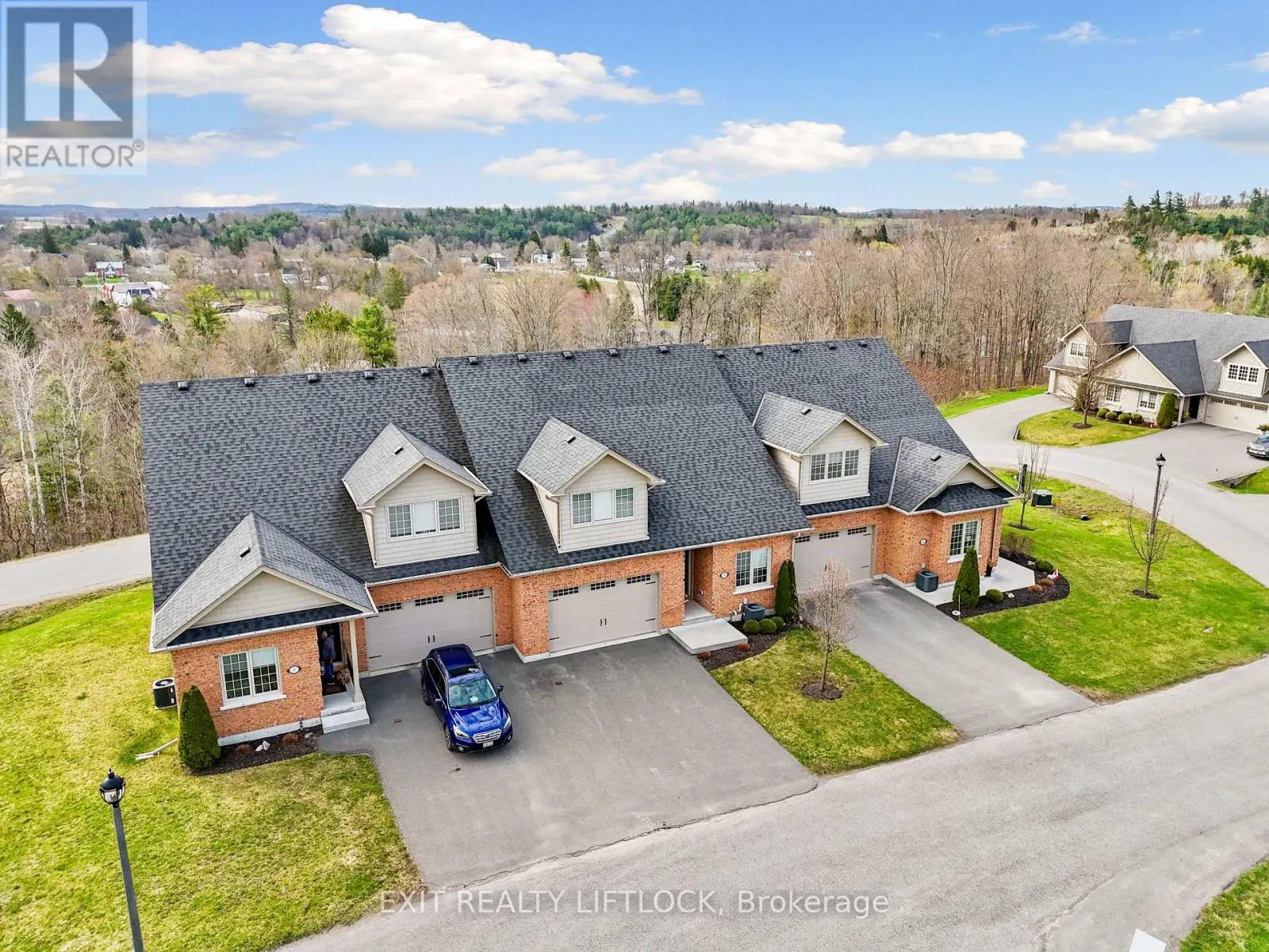 10 - 68 BLOSSOM COURT, #10