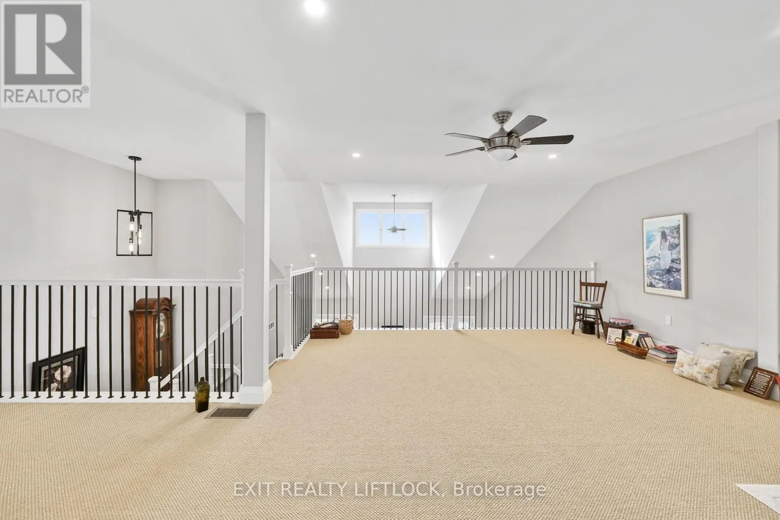10 - 68 BLOSSOM COURT, #10