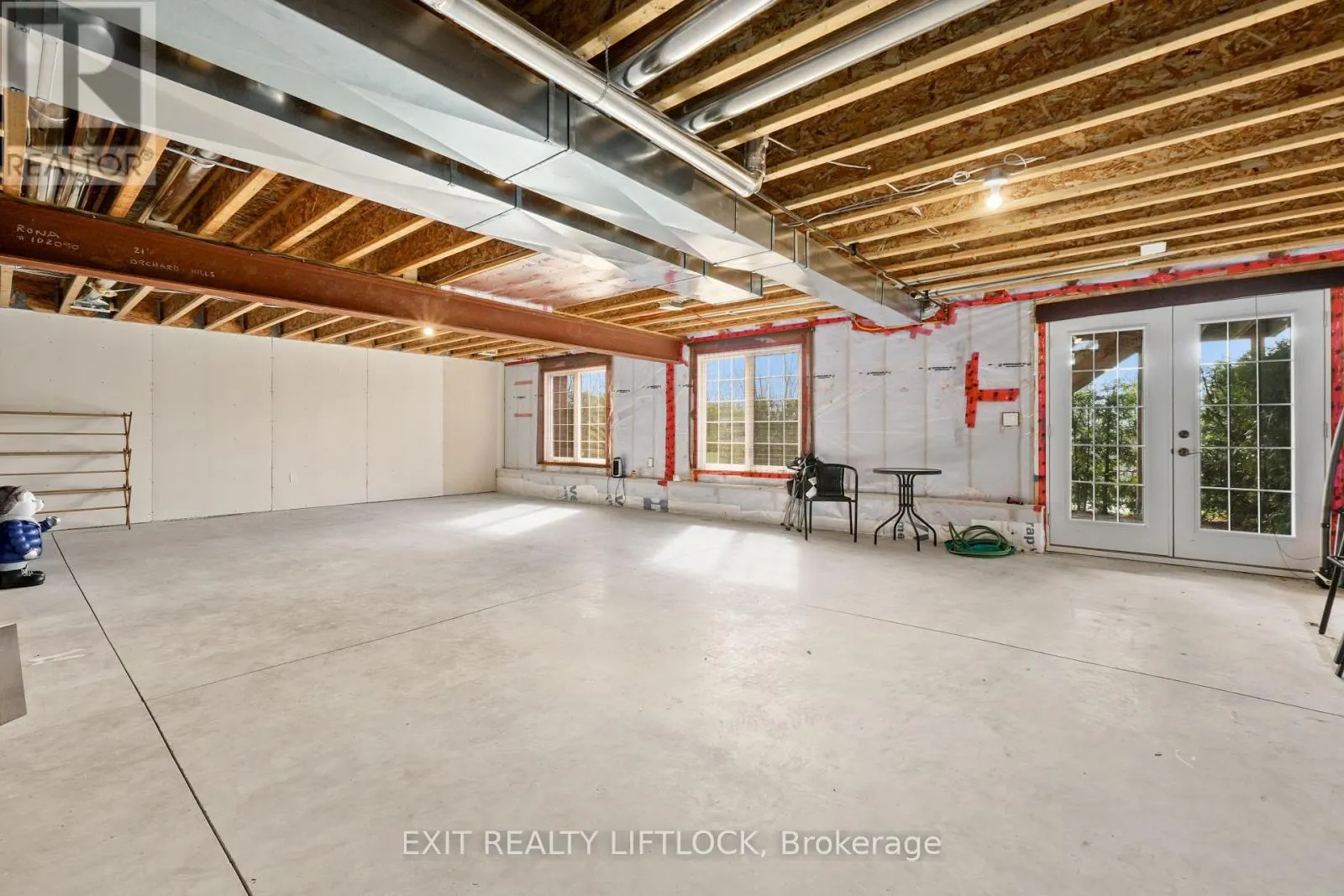 10 - 68 BLOSSOM COURT, #10
