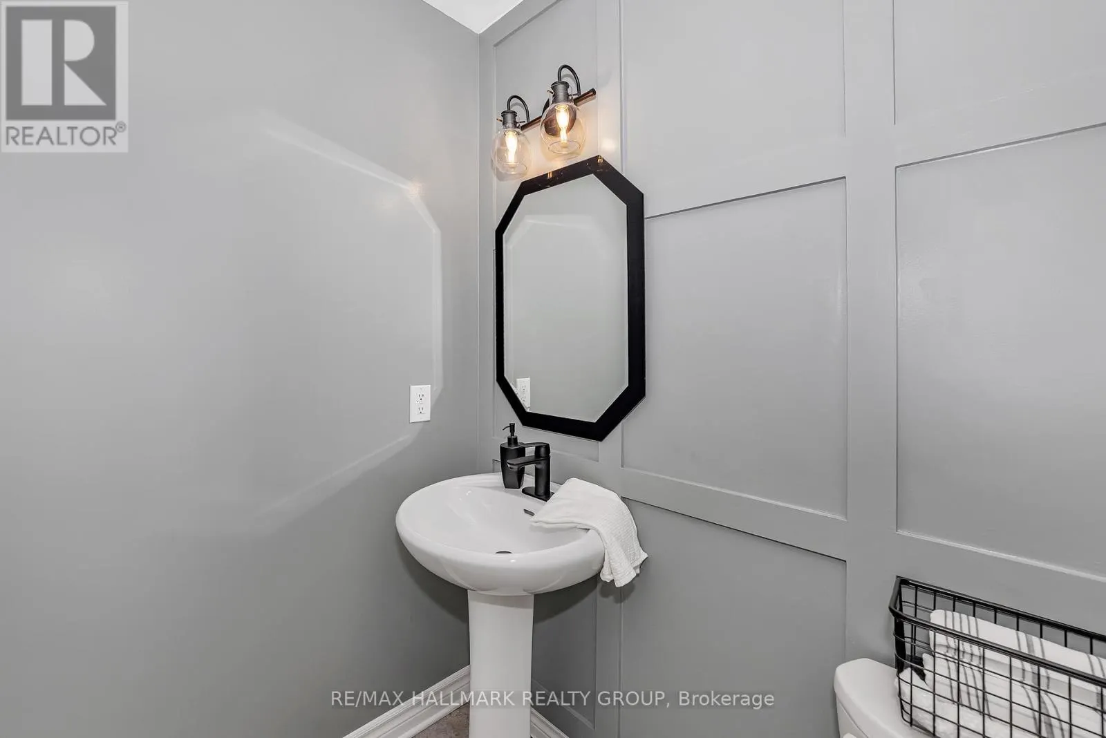 771 HAZELNUT CRESCENT