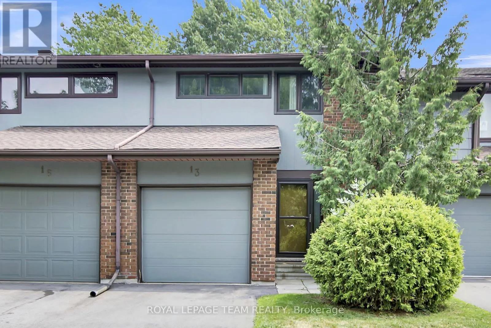 13 BETHUNE WAY