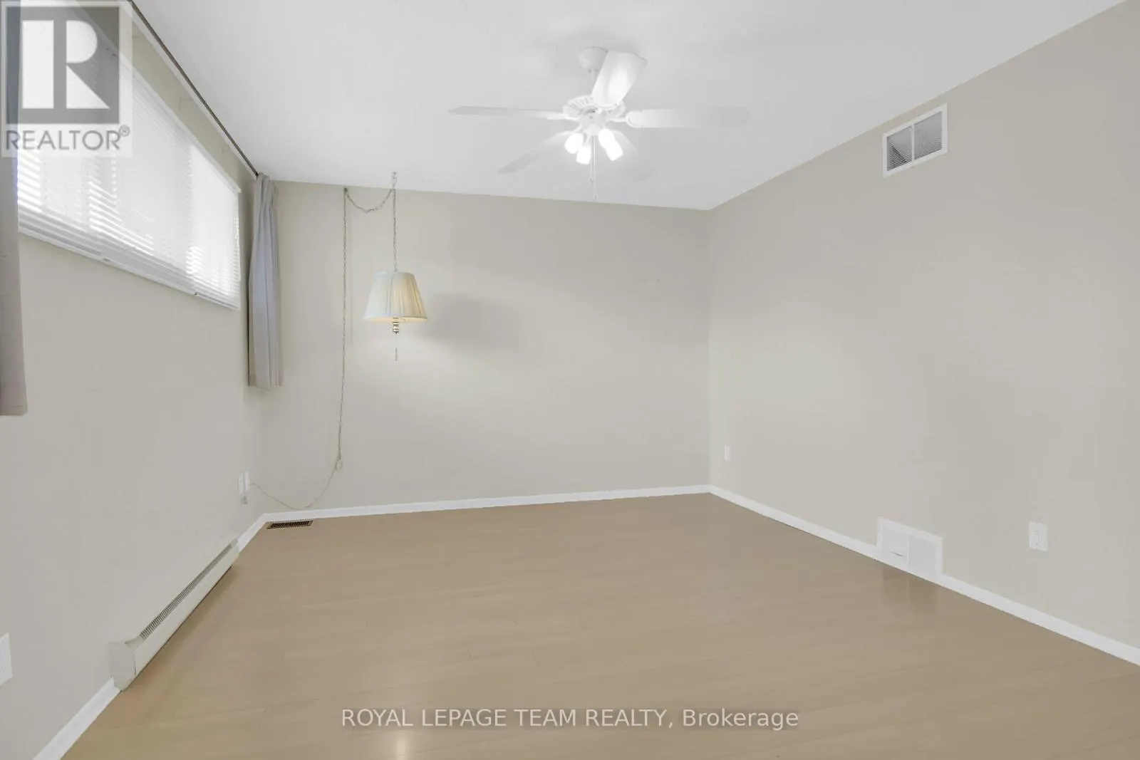 13 BETHUNE WAY