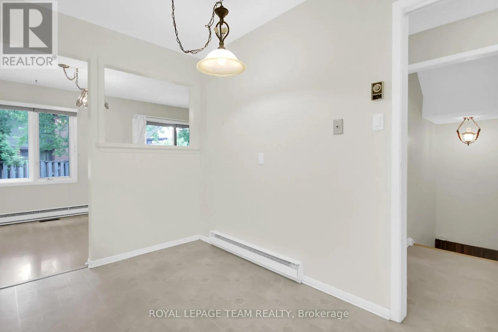 13 BETHUNE WAY