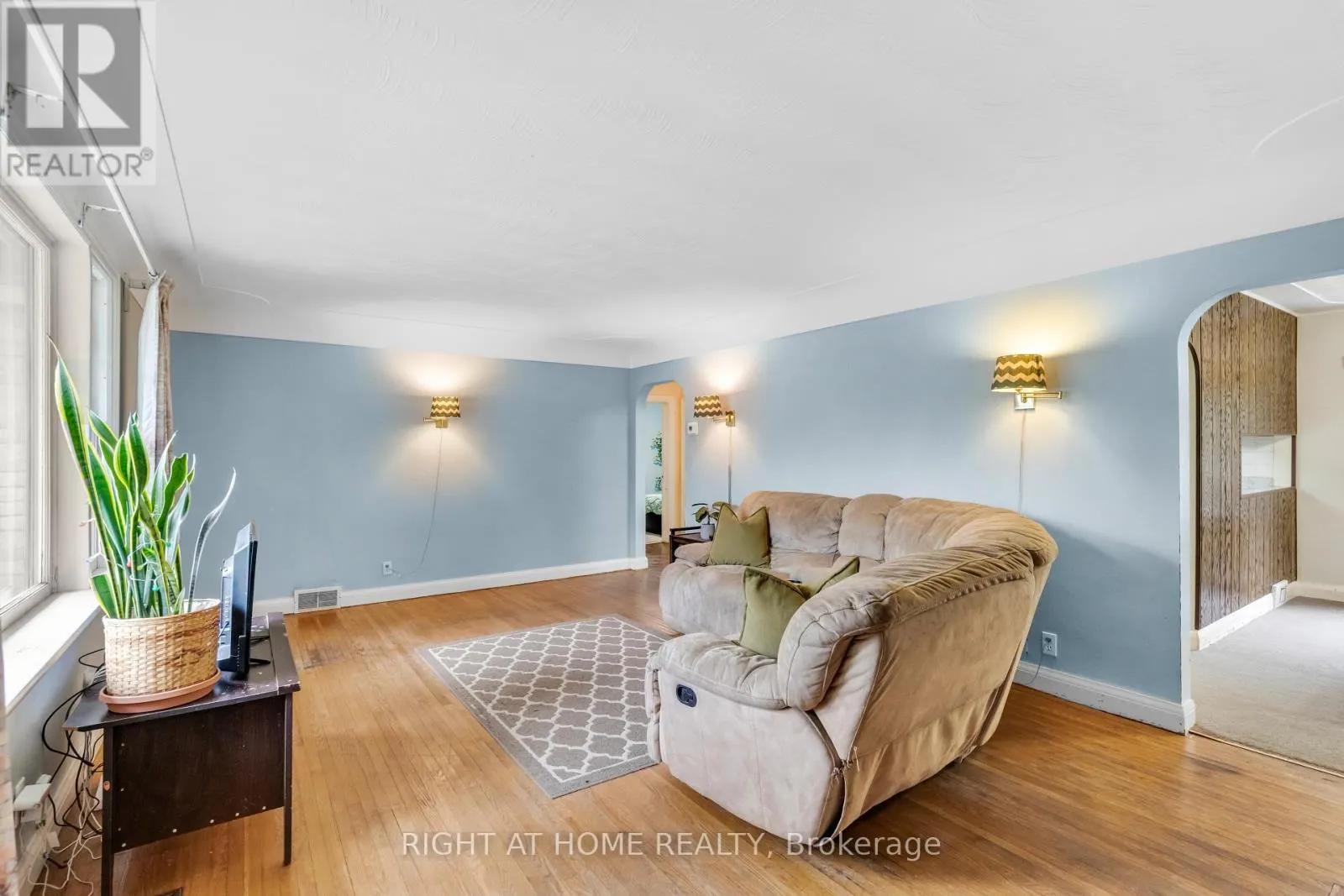 265 FIDDLERS GREEN ROAD