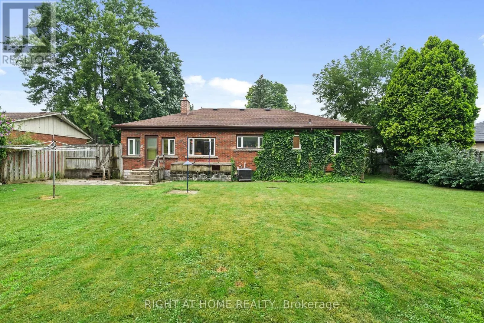 265 FIDDLERS GREEN ROAD