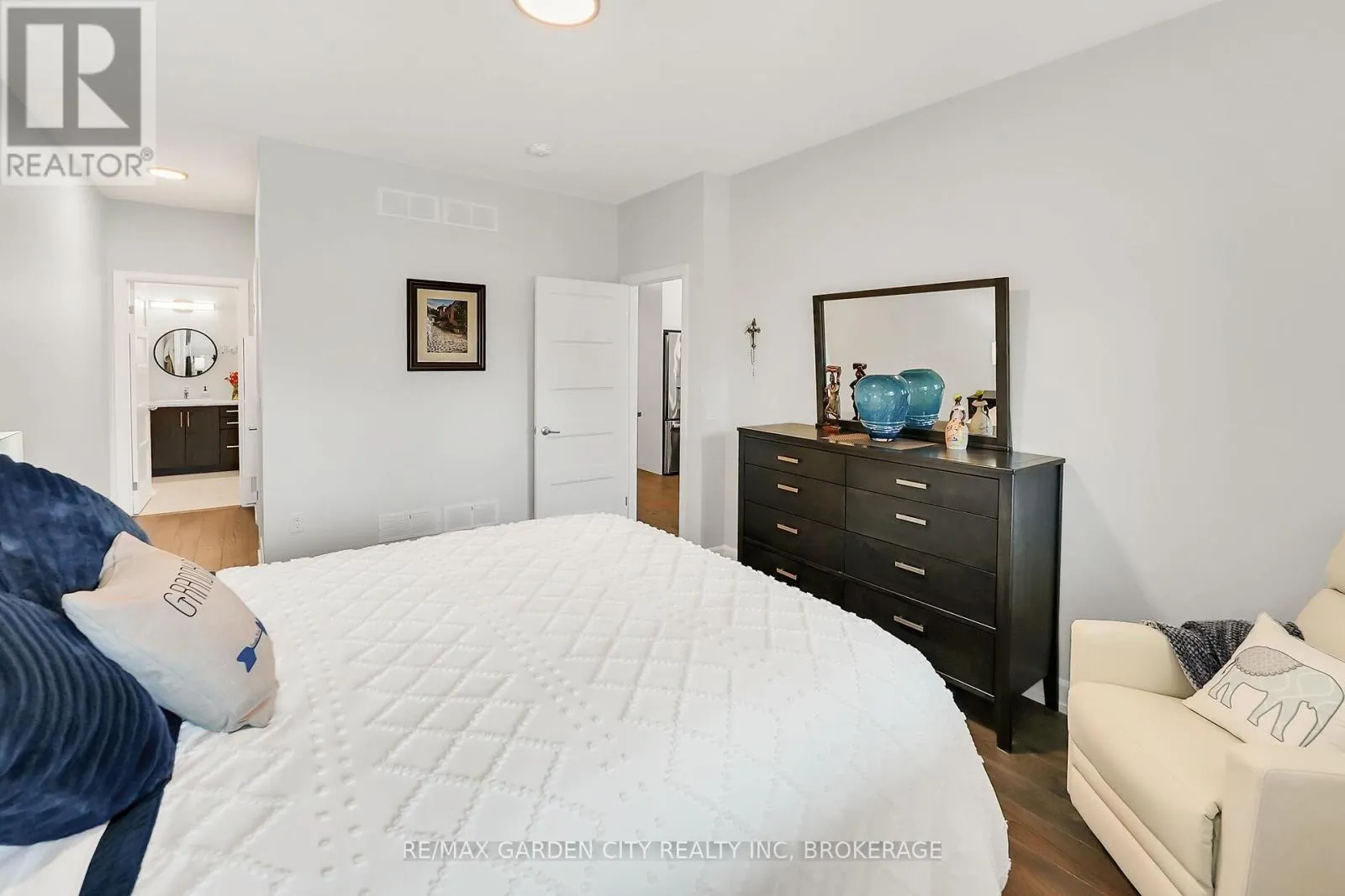 3 CAMPBELL STREET