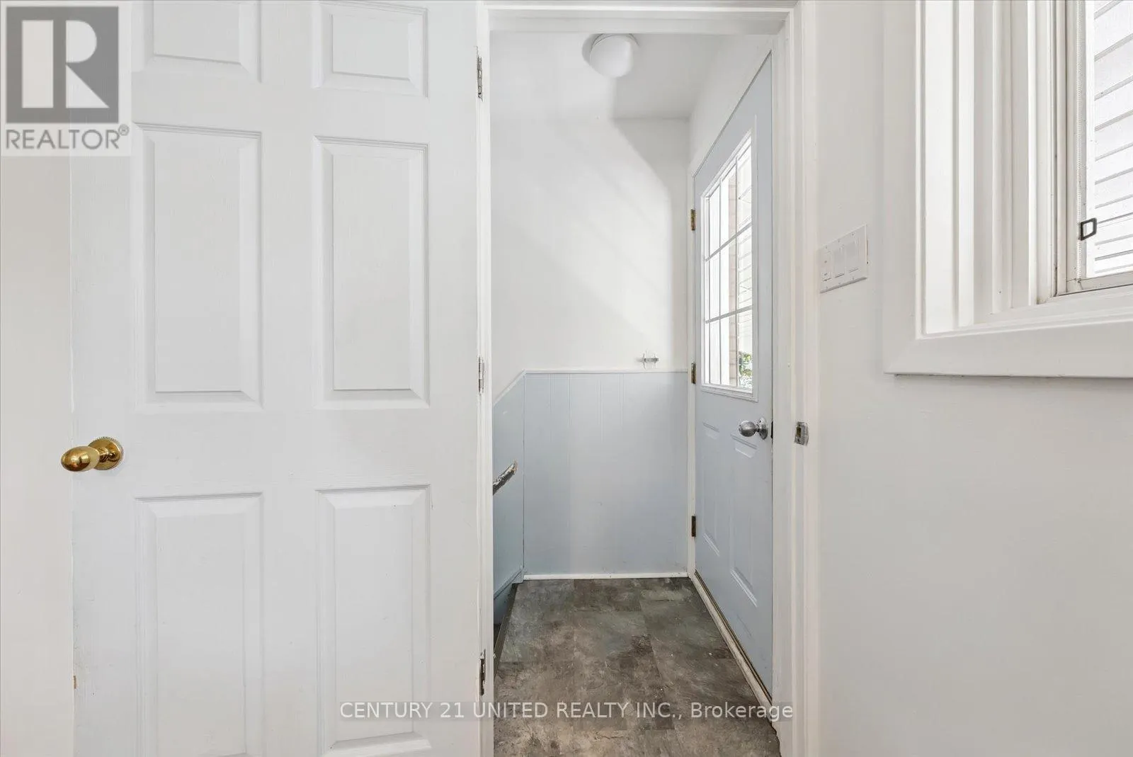 521 RAYMOND STREET