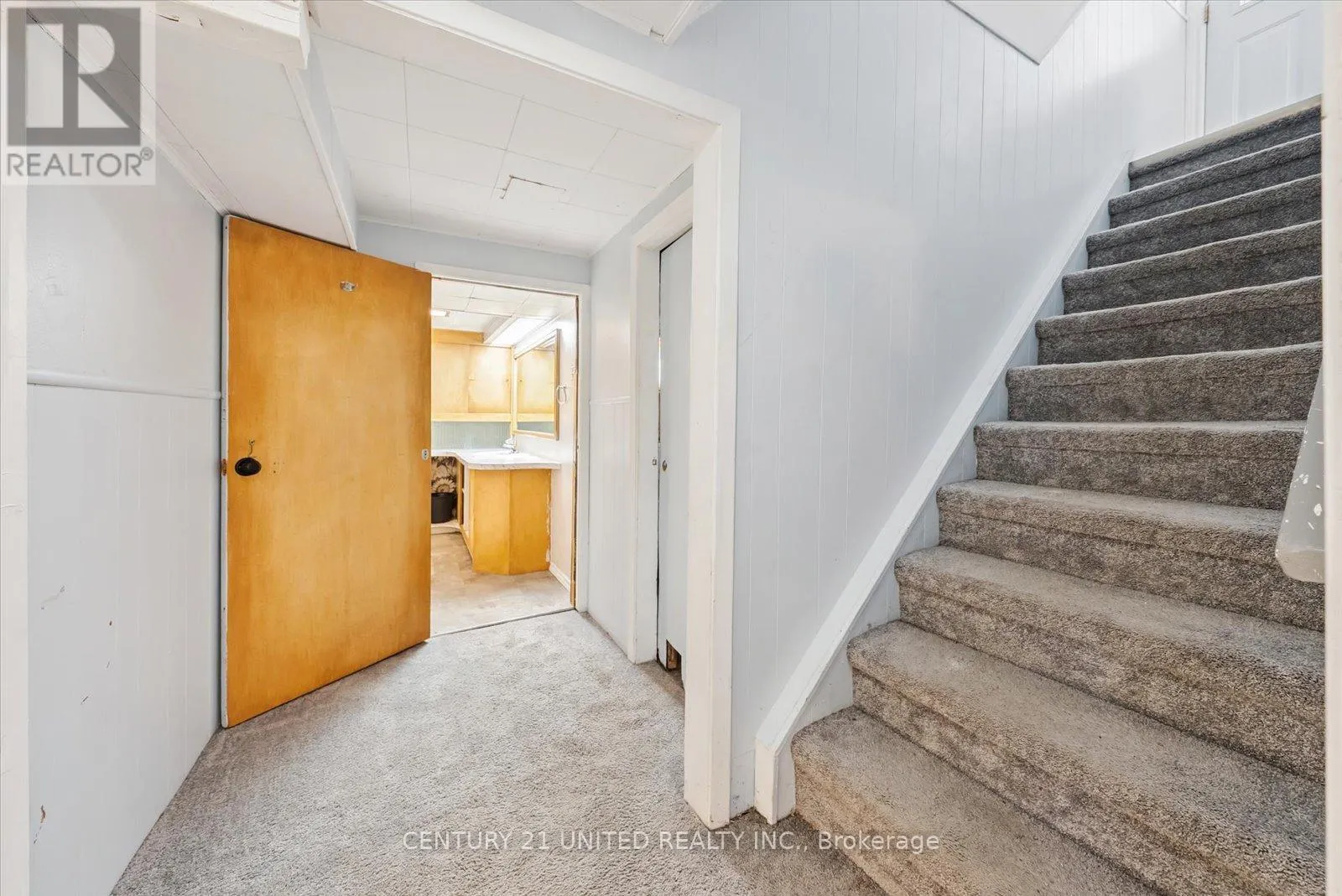 521 RAYMOND STREET