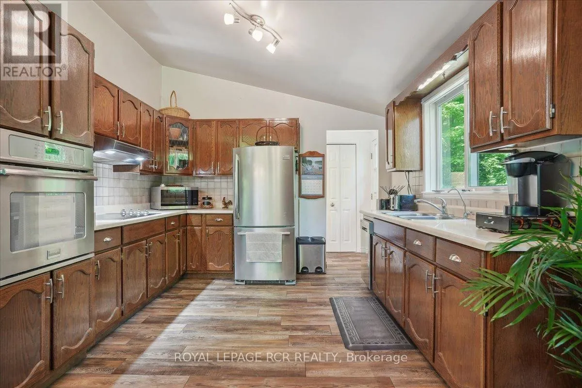 859 SIXTH STREET N