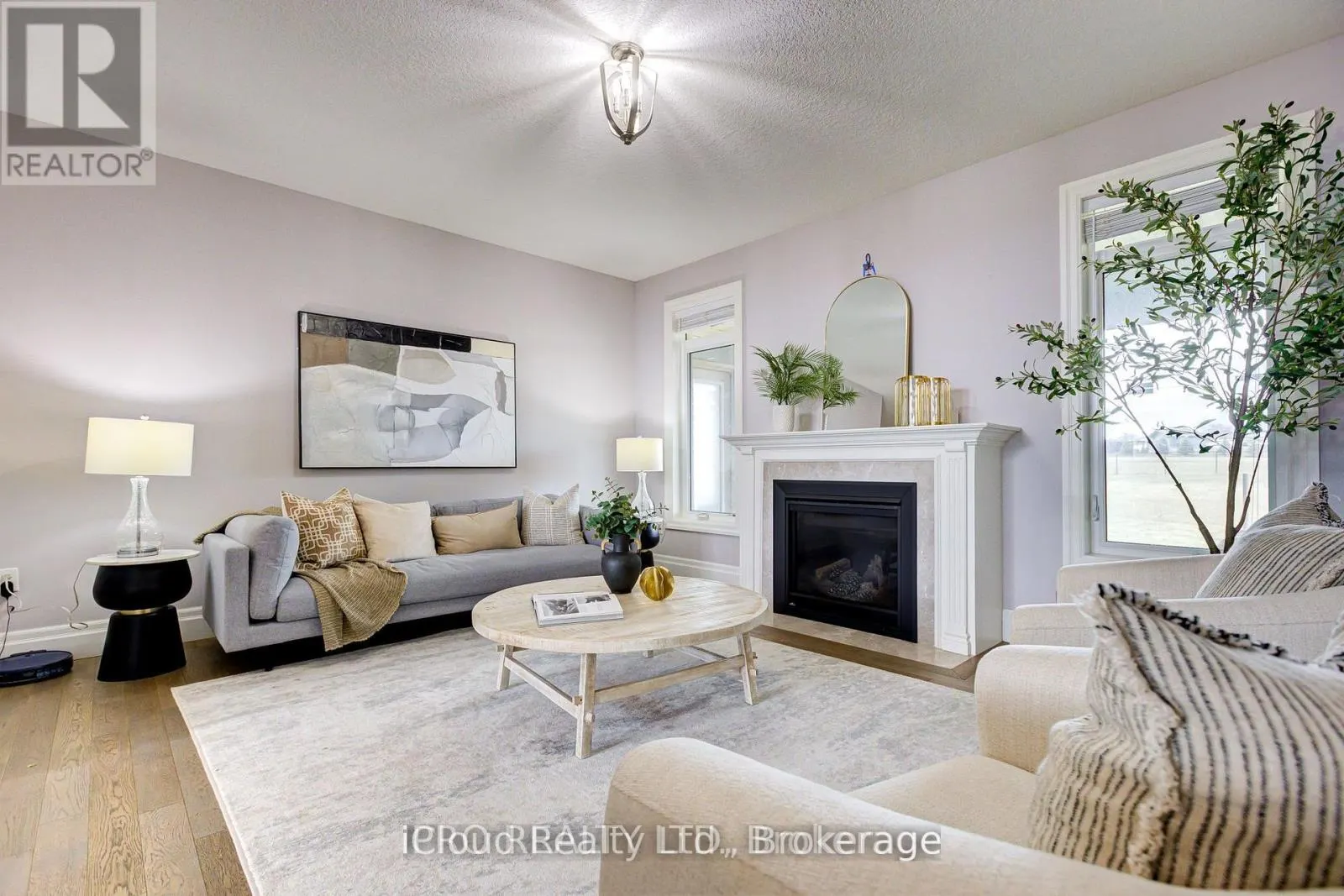 111 SUNSET HILLS CRESCENT