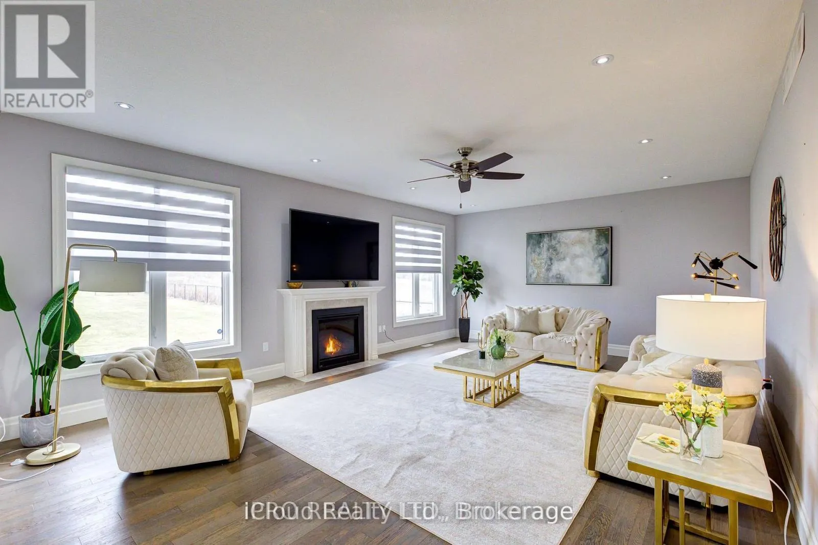 111 SUNSET HILLS CRESCENT