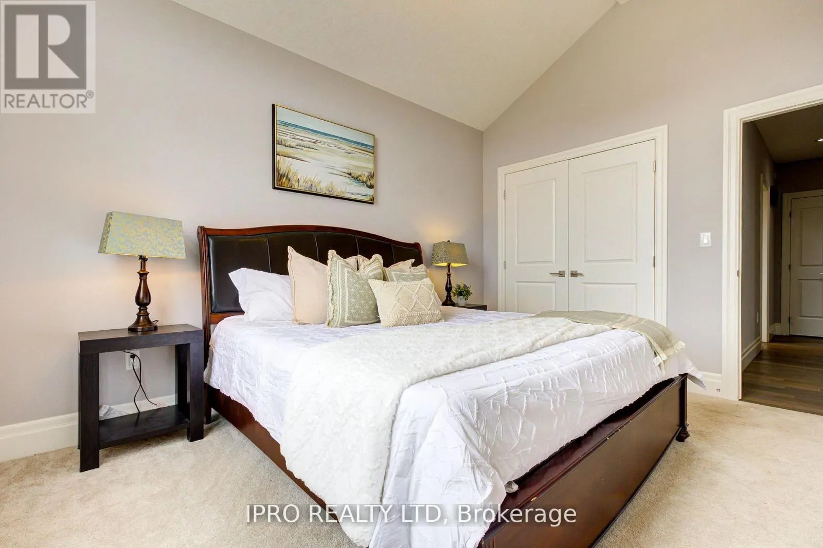 111 SUNSET HILLS CRESCENT
