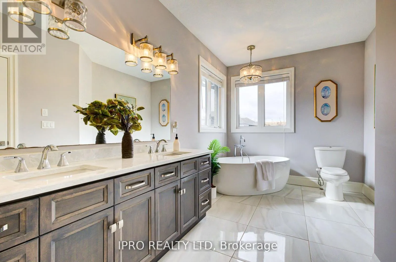 111 SUNSET HILLS CRESCENT