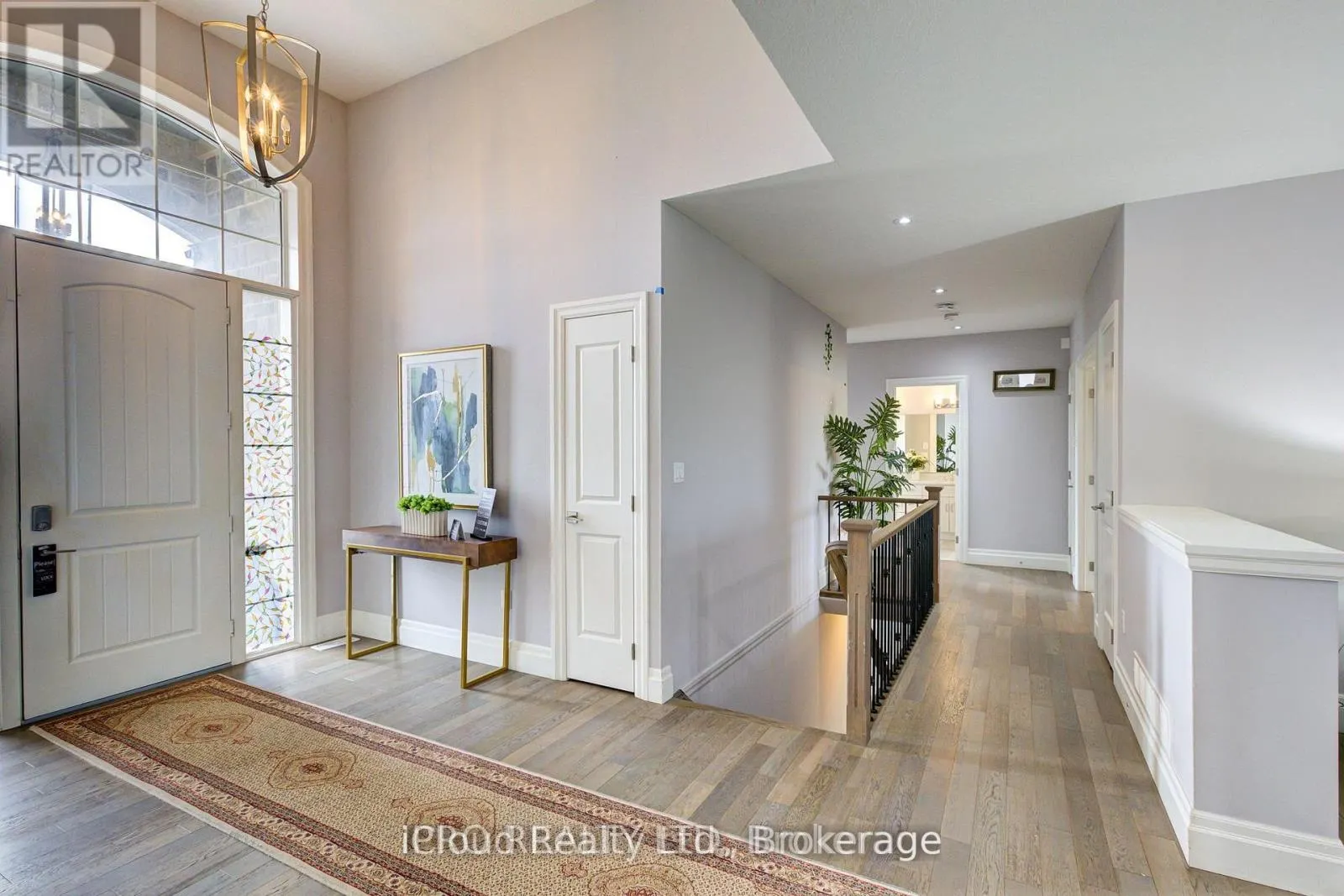 111 SUNSET HILLS CRESCENT