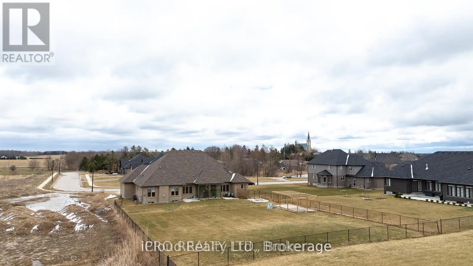 111 SUNSET HILLS CRESCENT