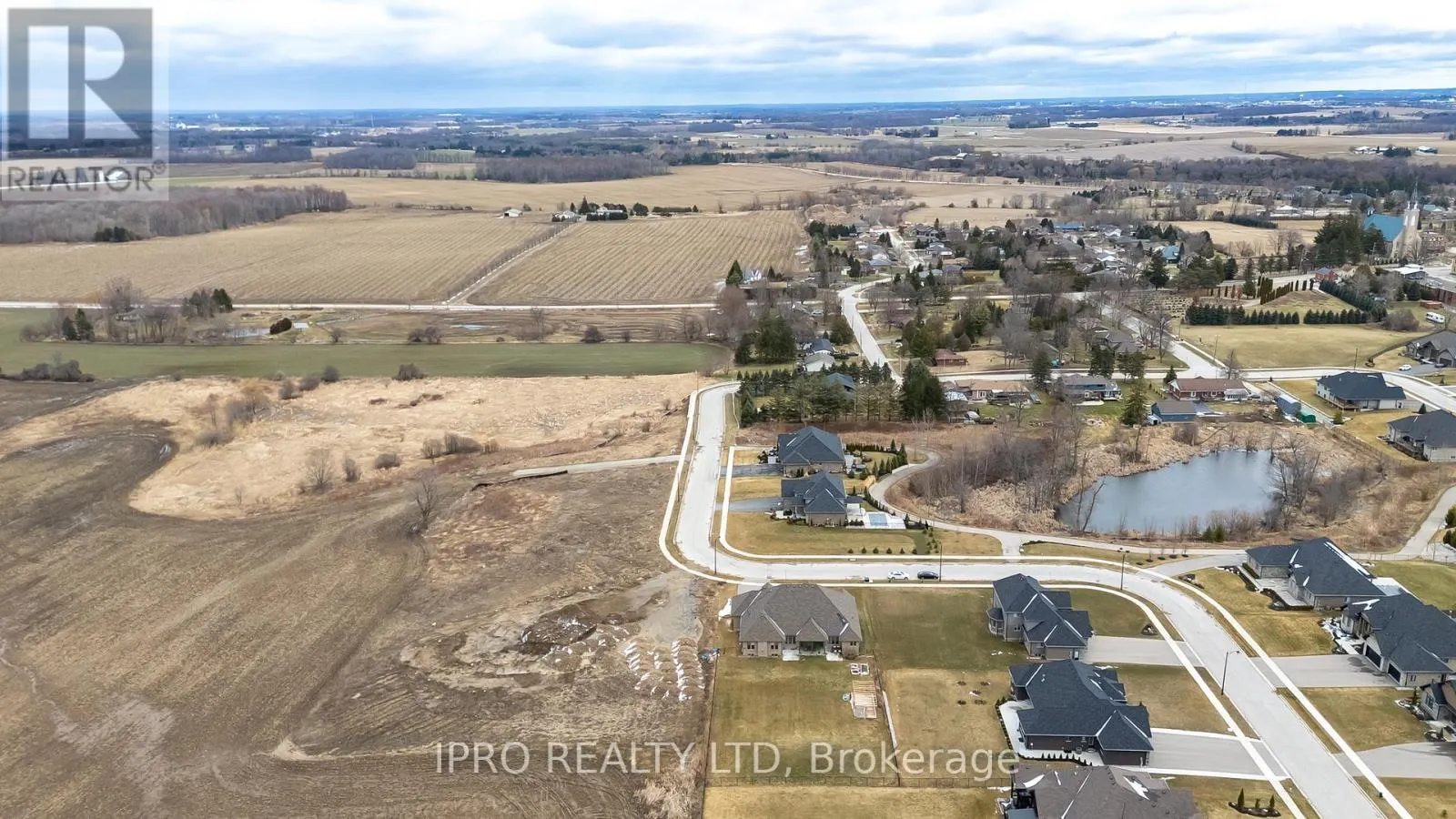 111 SUNSET HILLS CRESCENT