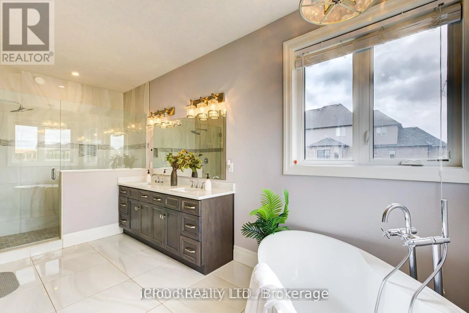 111 SUNSET HILLS CRESCENT