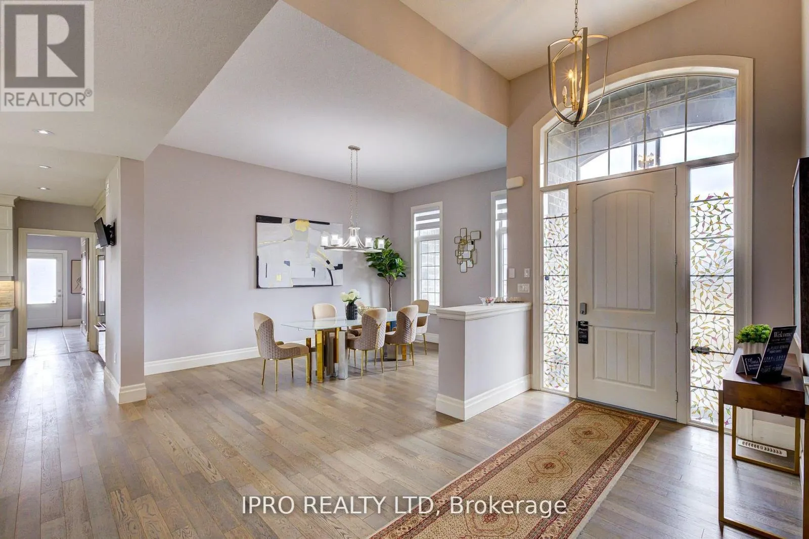 111 SUNSET HILLS CRESCENT
