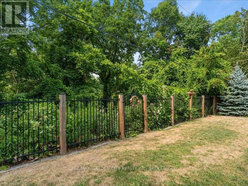 226 RIVERVIEW BOULEVARD