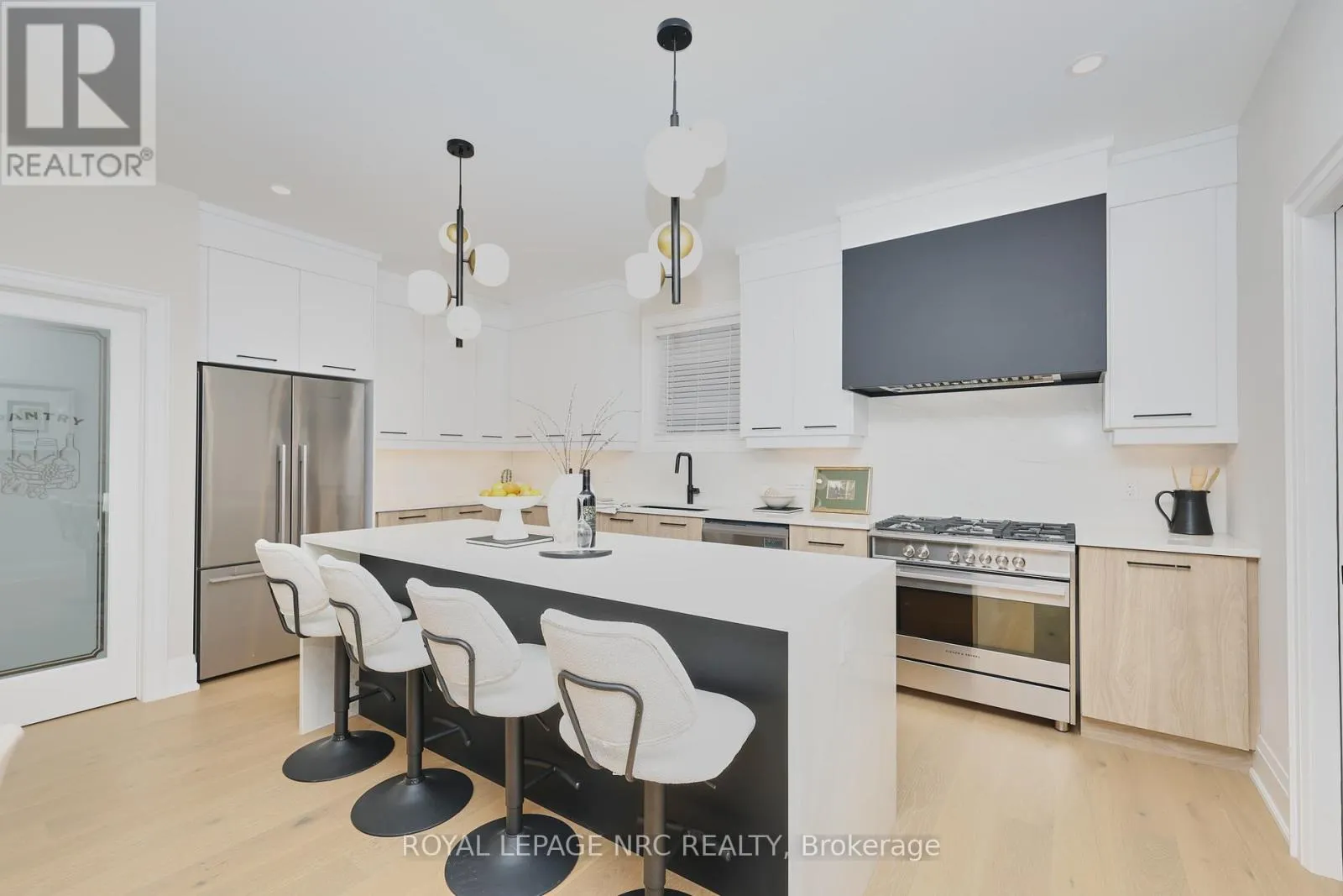 12 ACCURSI CRESCENT