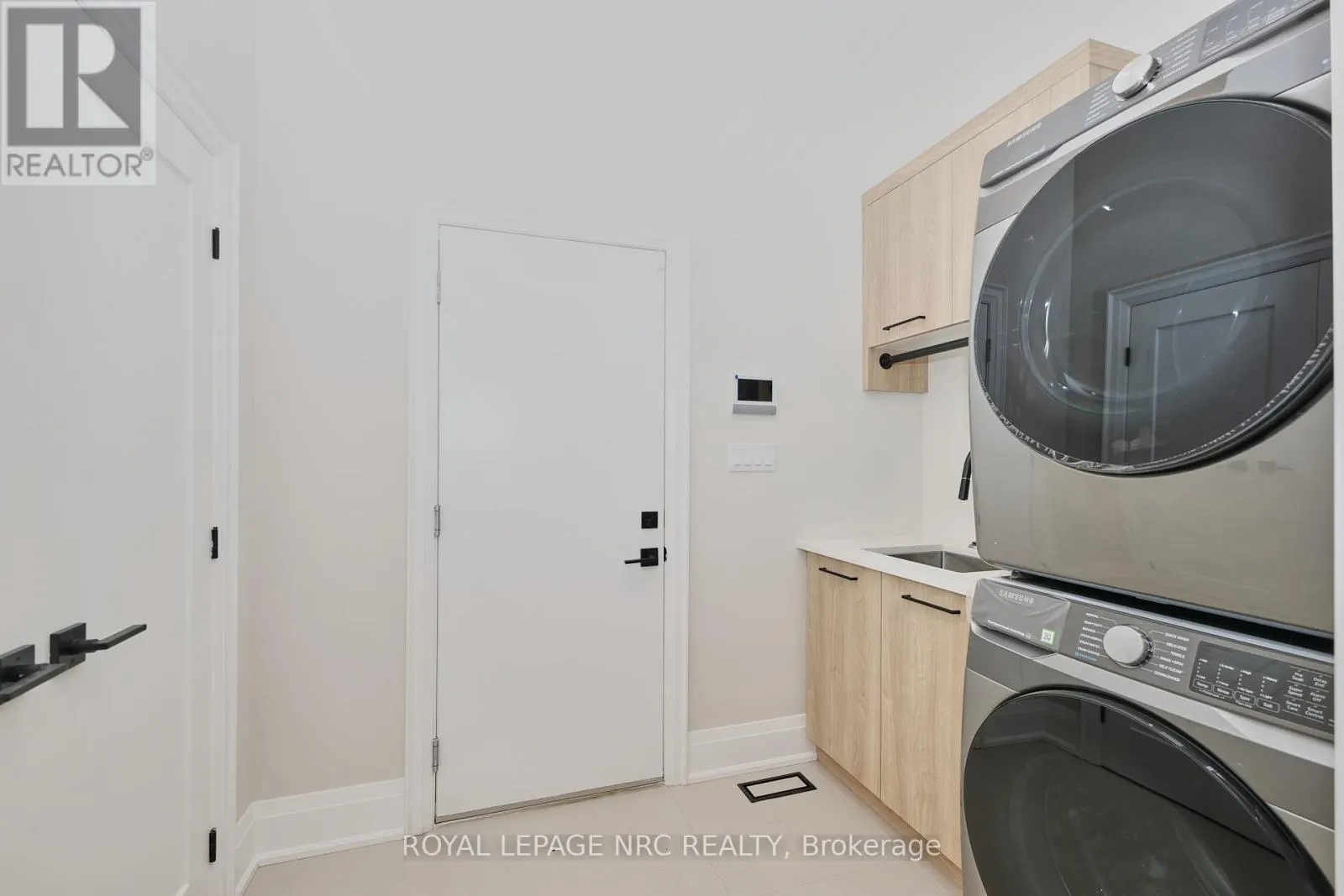 12 ACCURSI CRESCENT