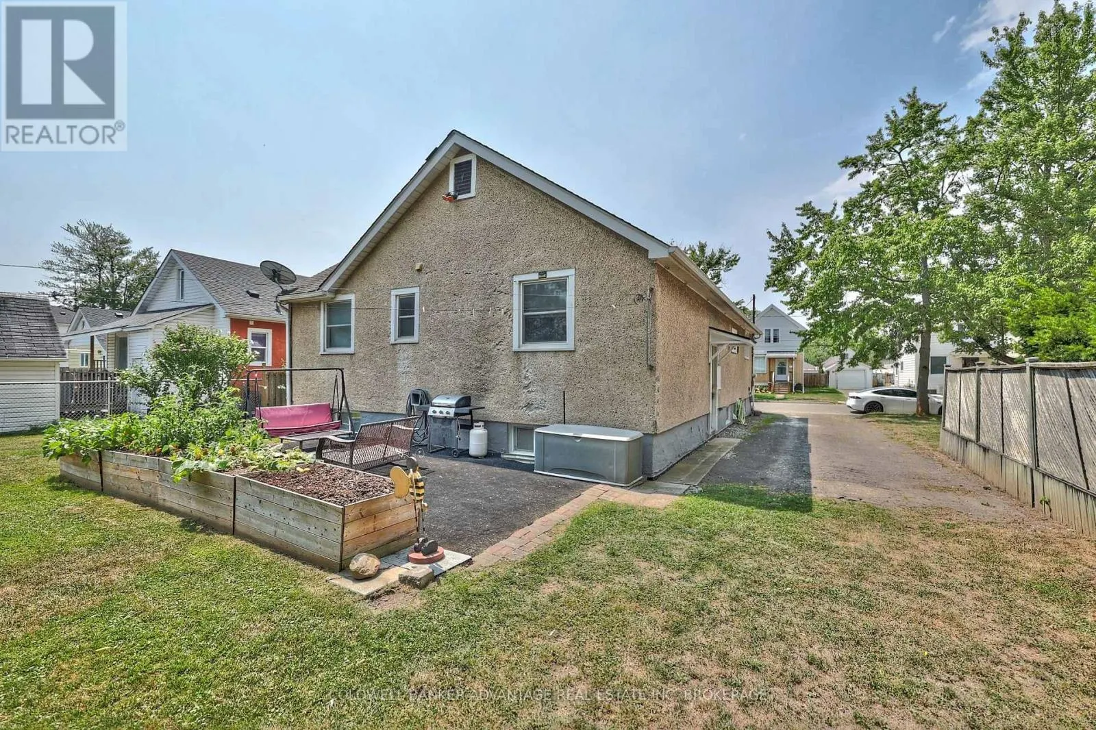 17 CLIFFORD AVENUE