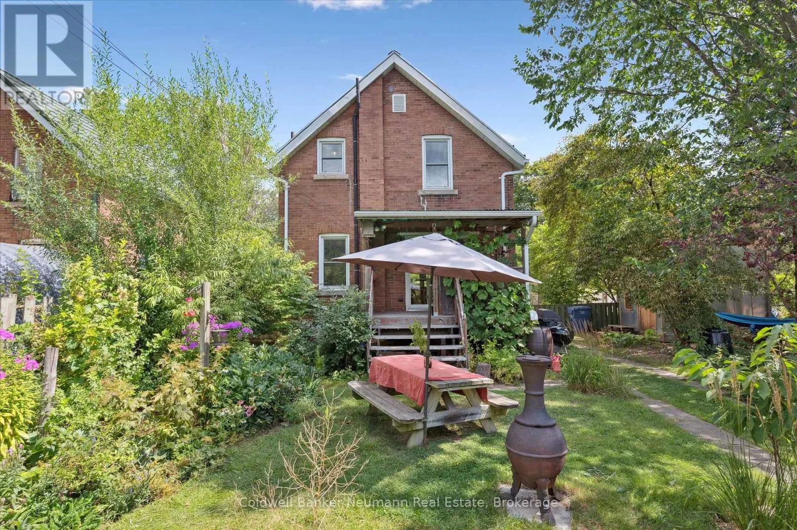 27 LAWRENCE AVENUE
