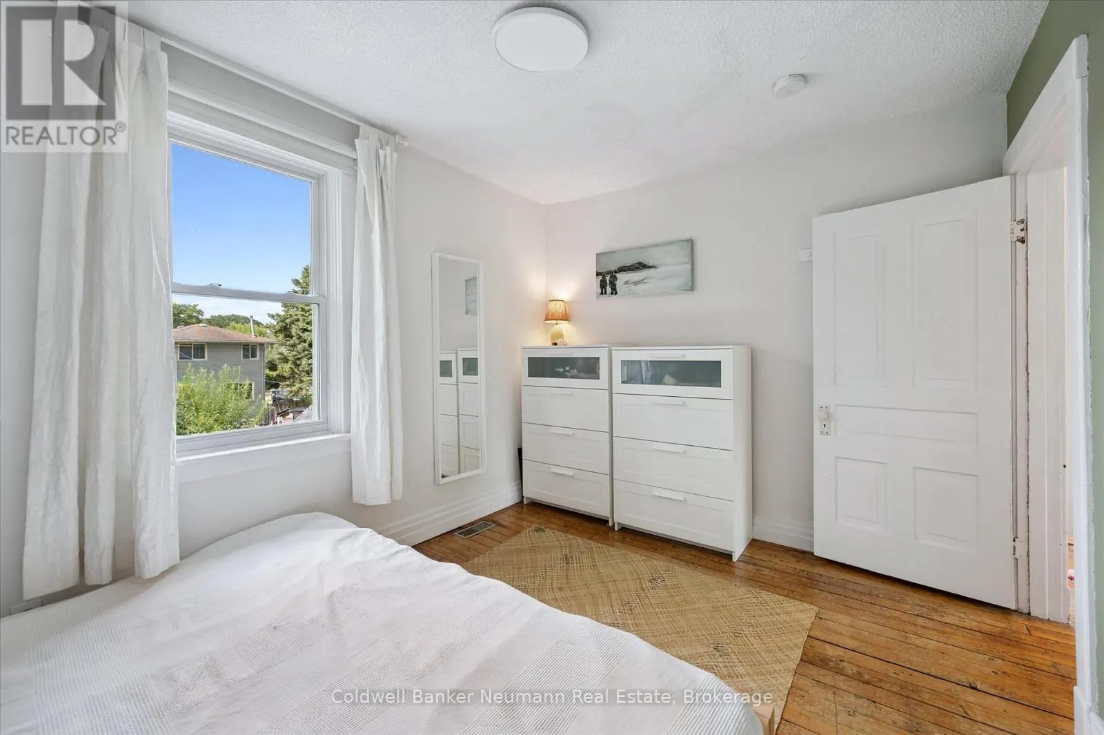 27 LAWRENCE AVENUE