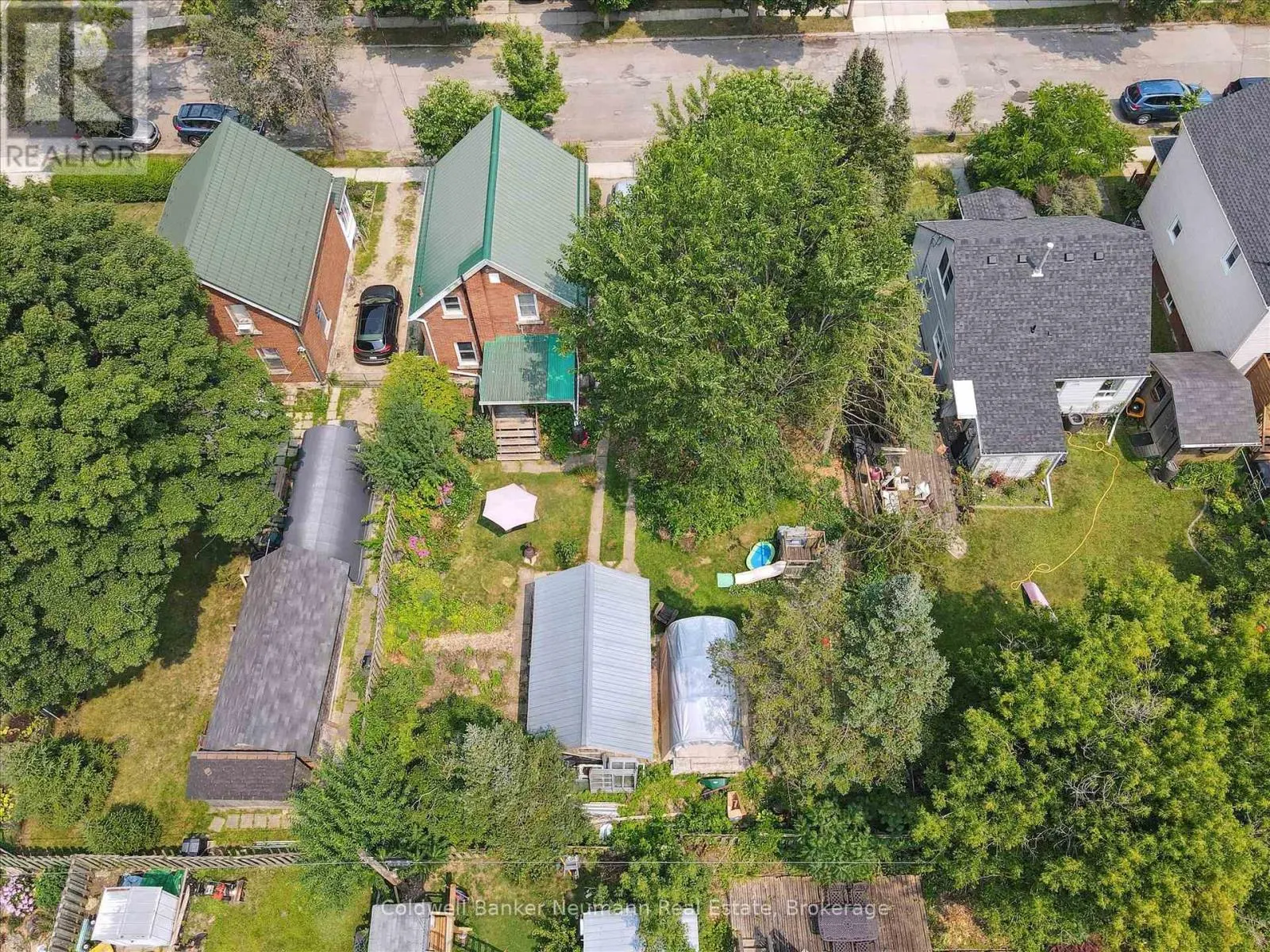 27 LAWRENCE AVENUE