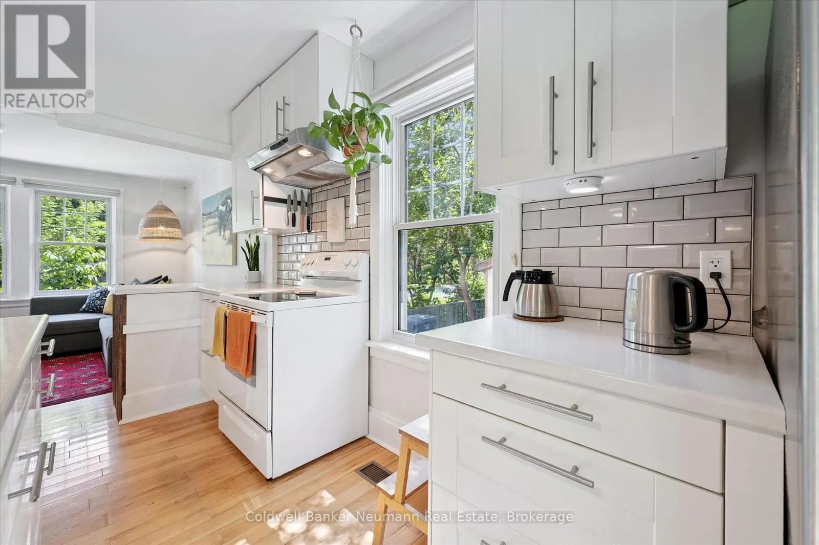27 LAWRENCE AVENUE