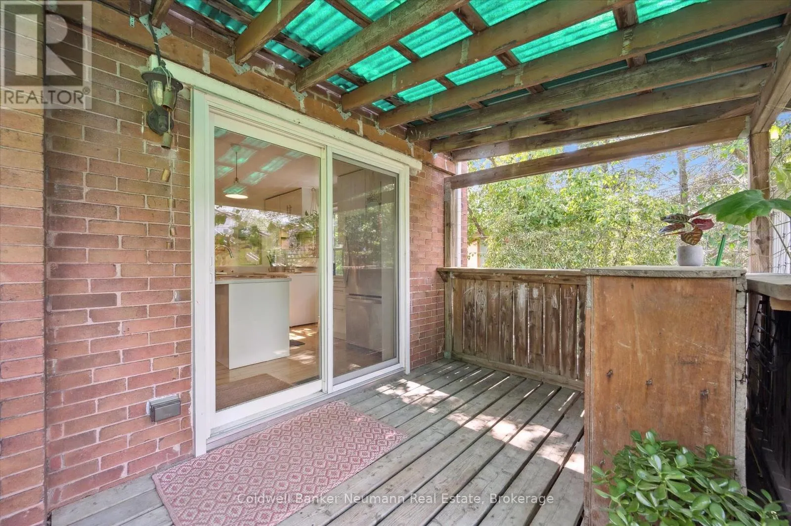 27 LAWRENCE AVENUE