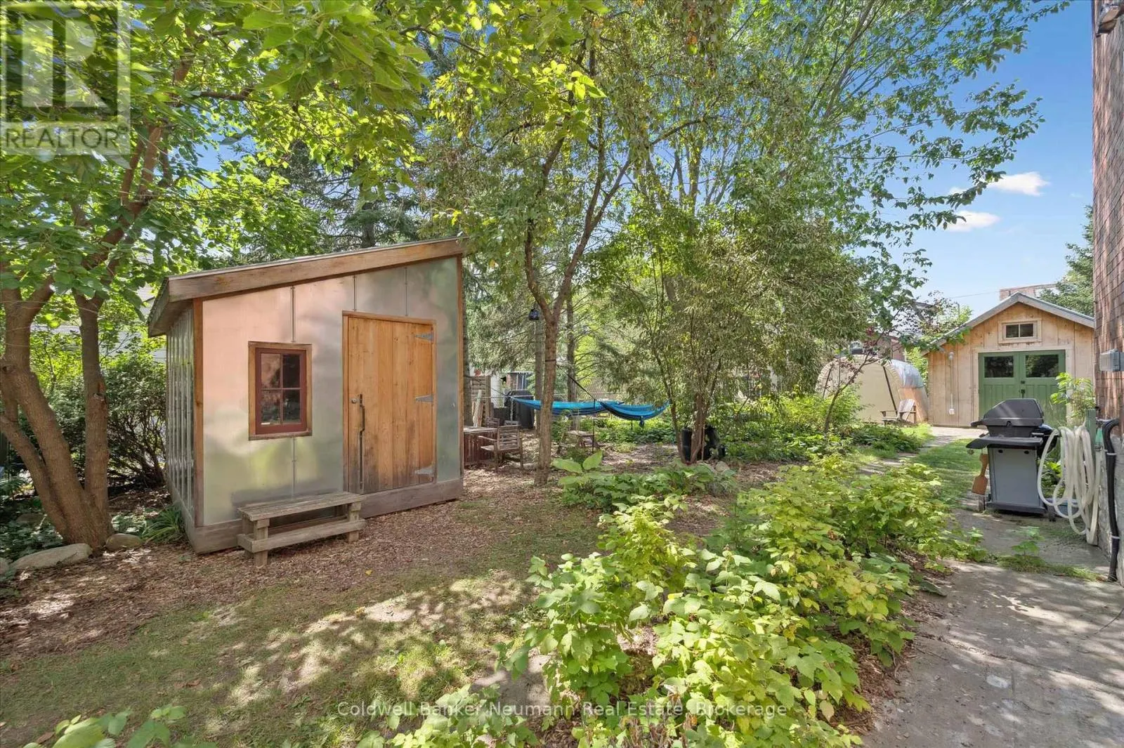 27 LAWRENCE AVENUE