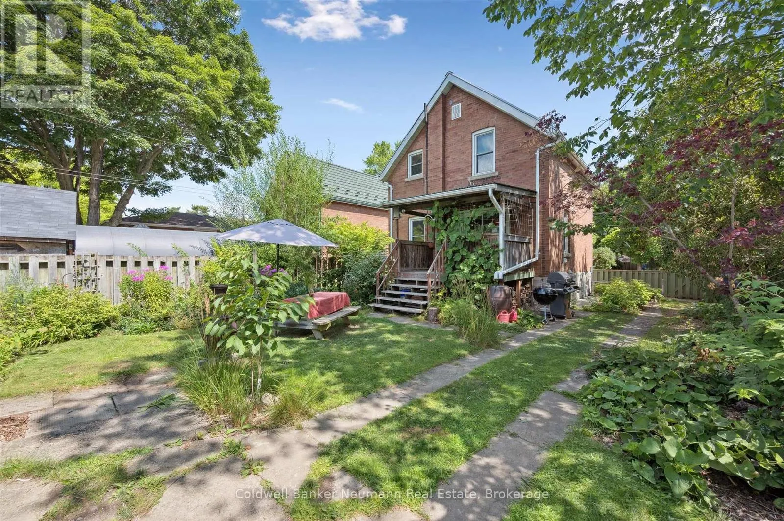 27 LAWRENCE AVENUE