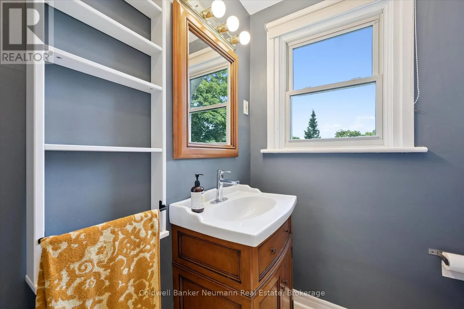 27 LAWRENCE AVENUE